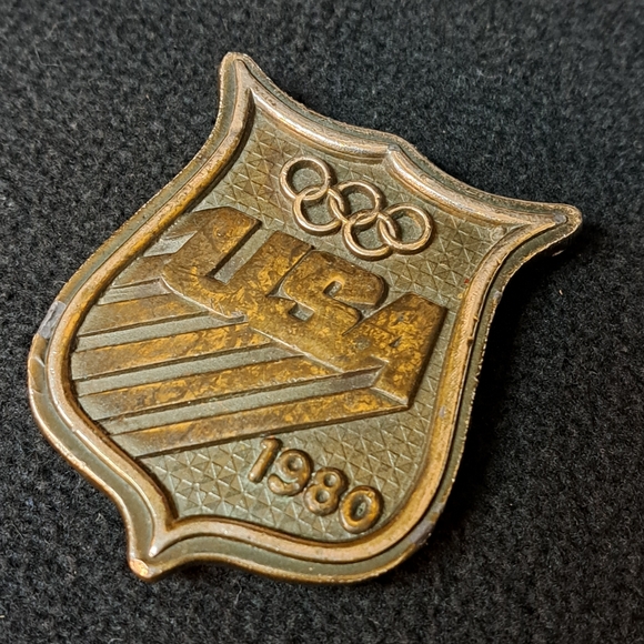 Vintage US Olympics solid brass belt buckle 1980 team USA with rings emblem GUC - Picture 2 of 12